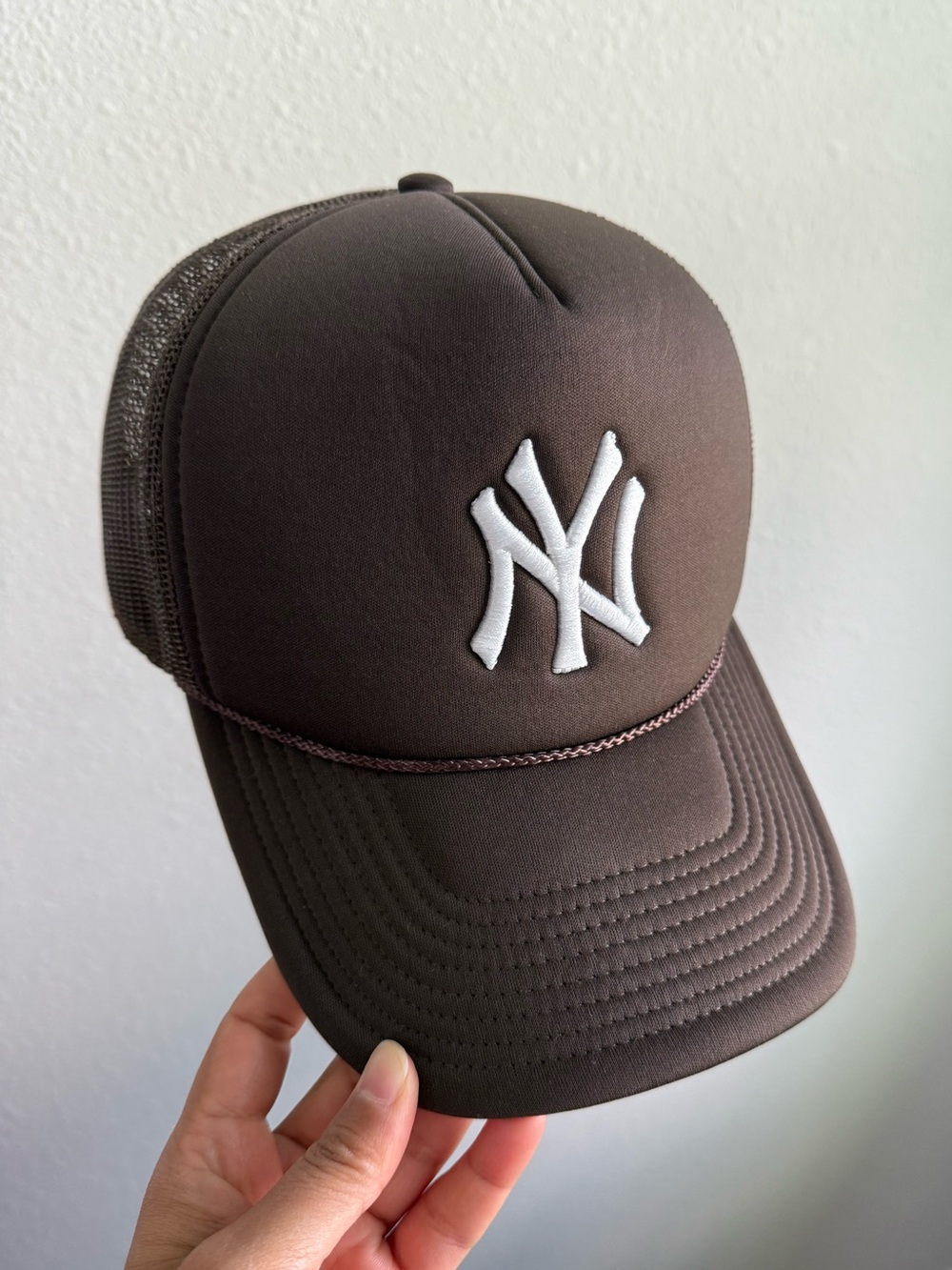 New Era NY Yankee Brown Trucker Cap Unisex